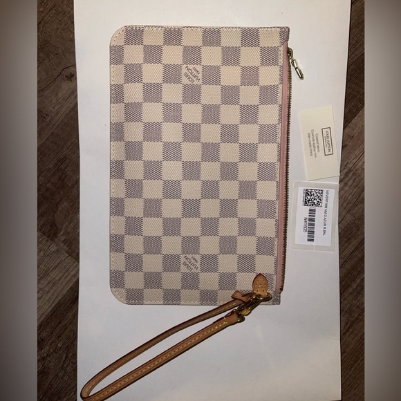 LIKE NEW LOUIS VUITTON NEVERFULL DAMIER AZUR POCHETTE - Picture 3 of 9